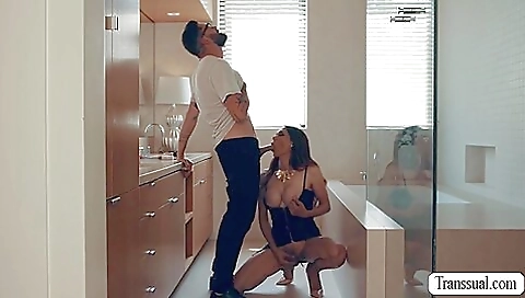 Brunette brunette stepsmom fucked by older stepsis